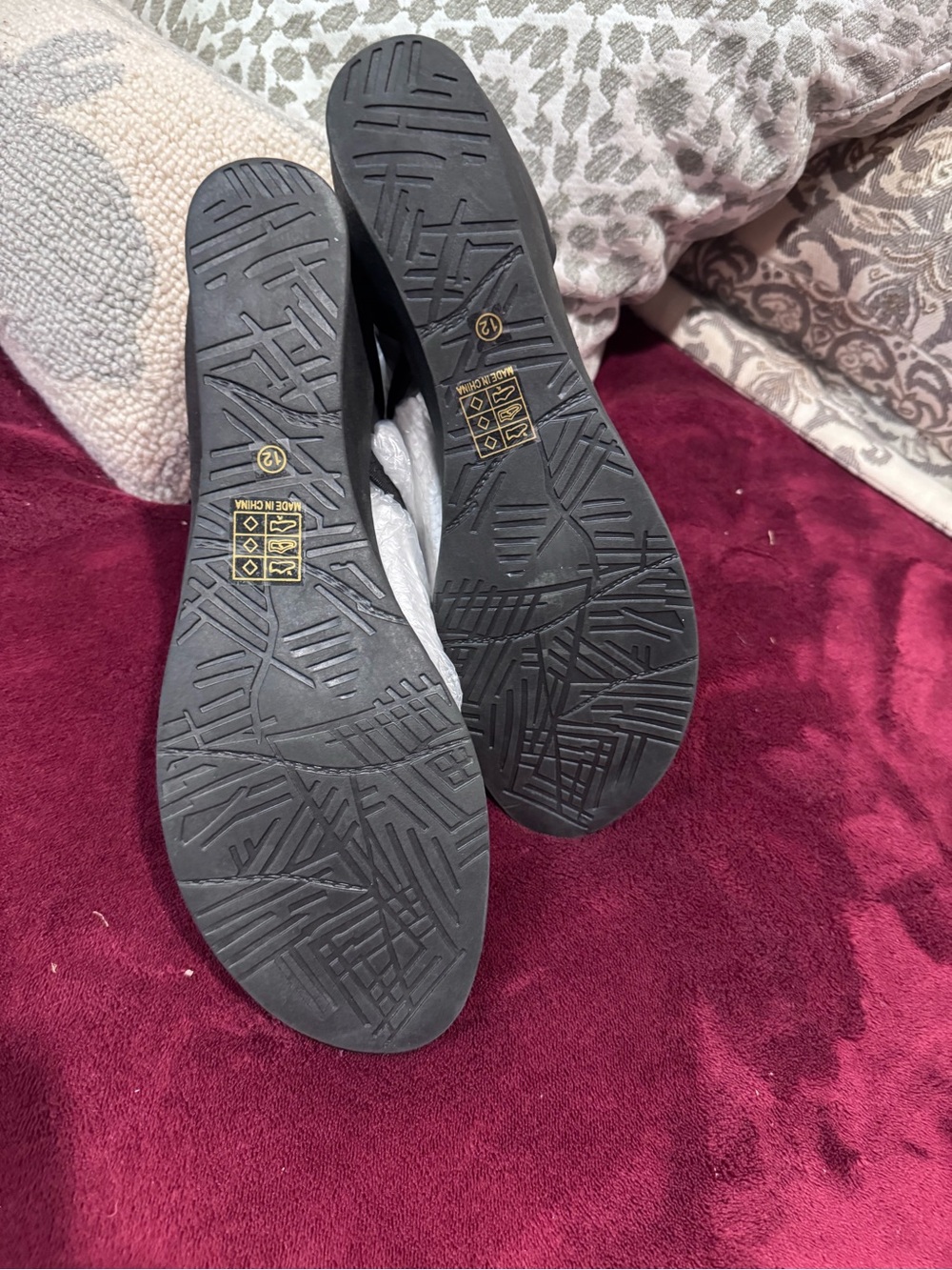 Black Women’s Leather T-Strap Sandals - Unbranded - Picture 3 of 6